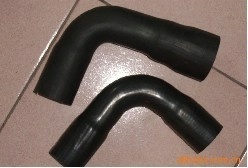 出口汽車水管、支架及防塵套 河北永康過濾器科技的專業(yè)橡膠解決方案